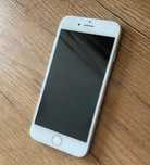 Srebrny Iphone 8 bardzo dobry stan