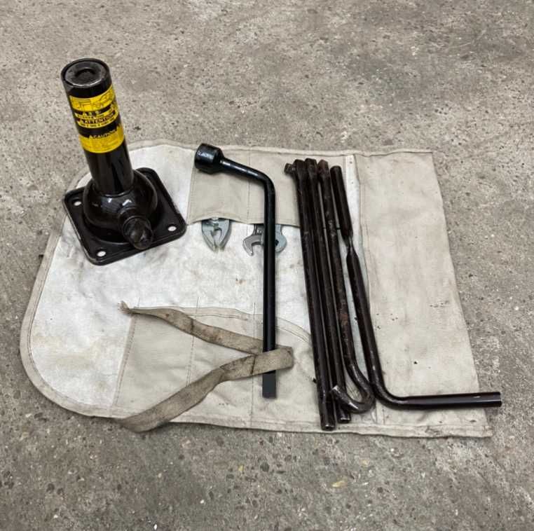 Podnośnik Samochodowy Lewarek TOYOTA LAND CRUISER HILUX 4RUNNER