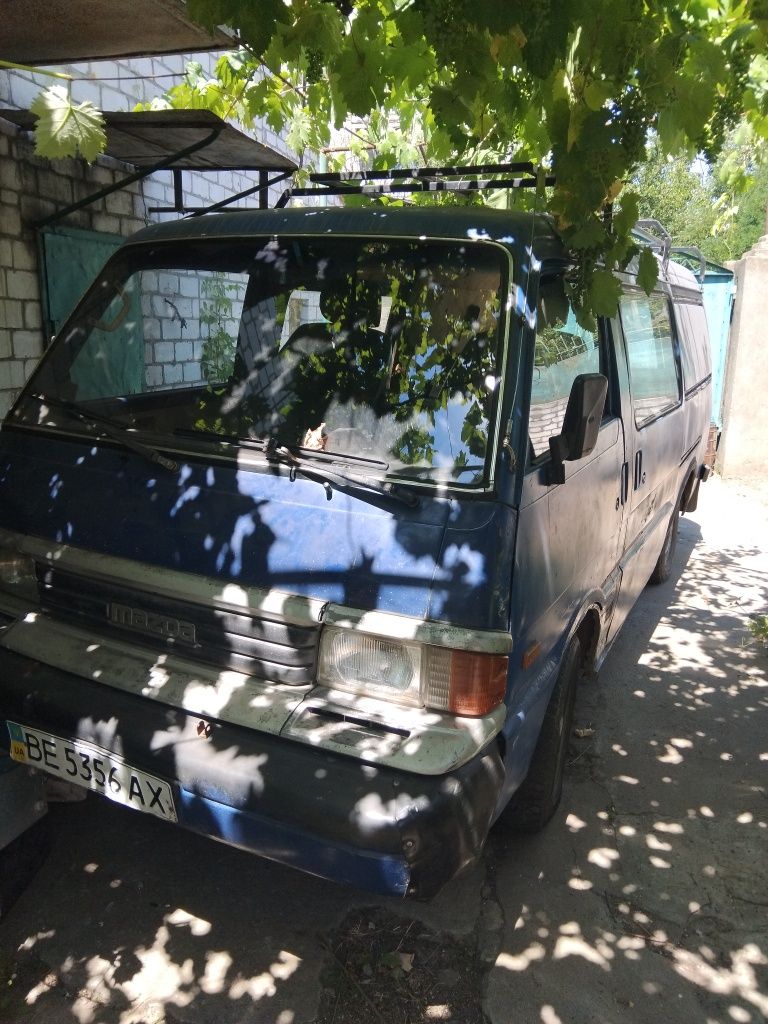 Мазда Е2200 продам
