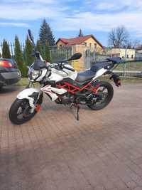 Motocykl 125 Benelli