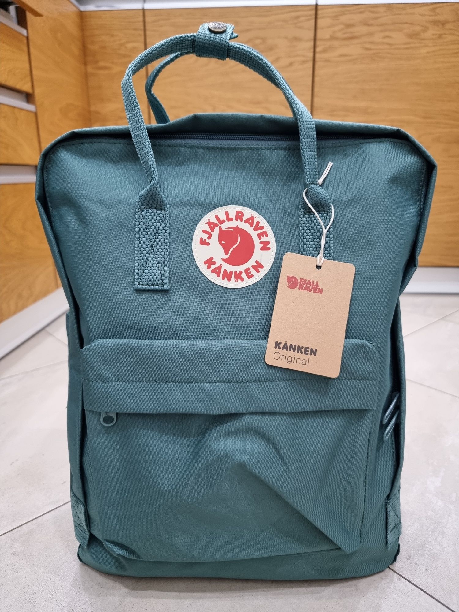 Nowy plecak Fjallraven Kanken Classic wym. 45x35x11 cm frost green