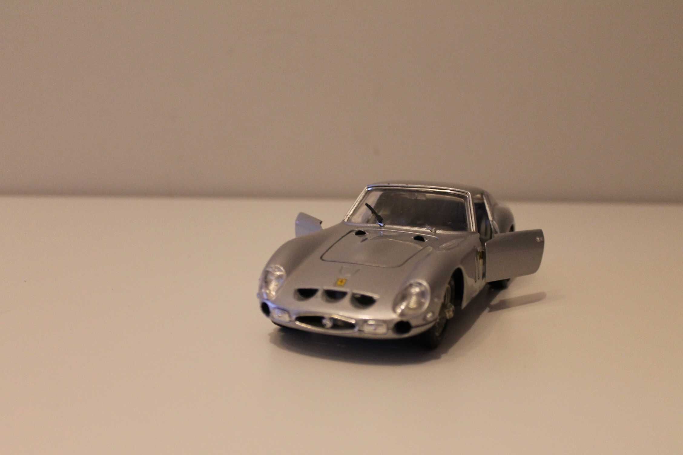 Ferrari 250 GTO Gray Bburago 1/24