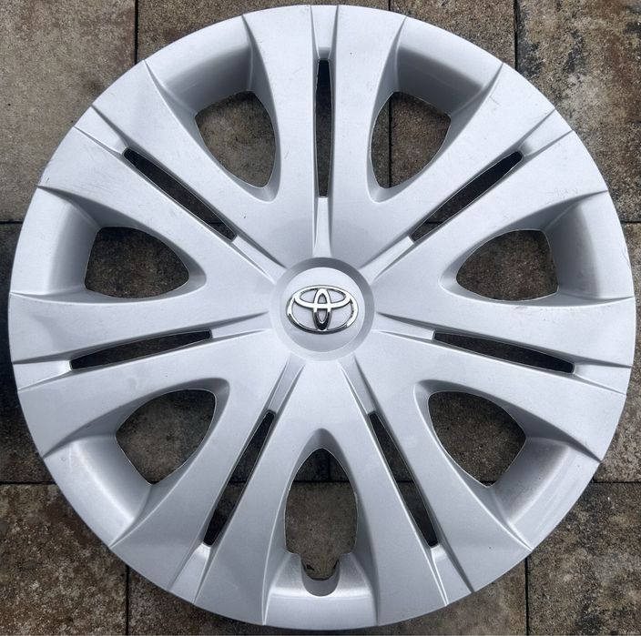 Kołpaki Toyota 16 Auris, Corolla, Verso, Avensis - na sztuki