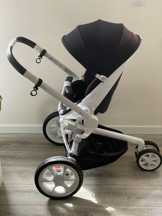 Quinny Moodd black irony