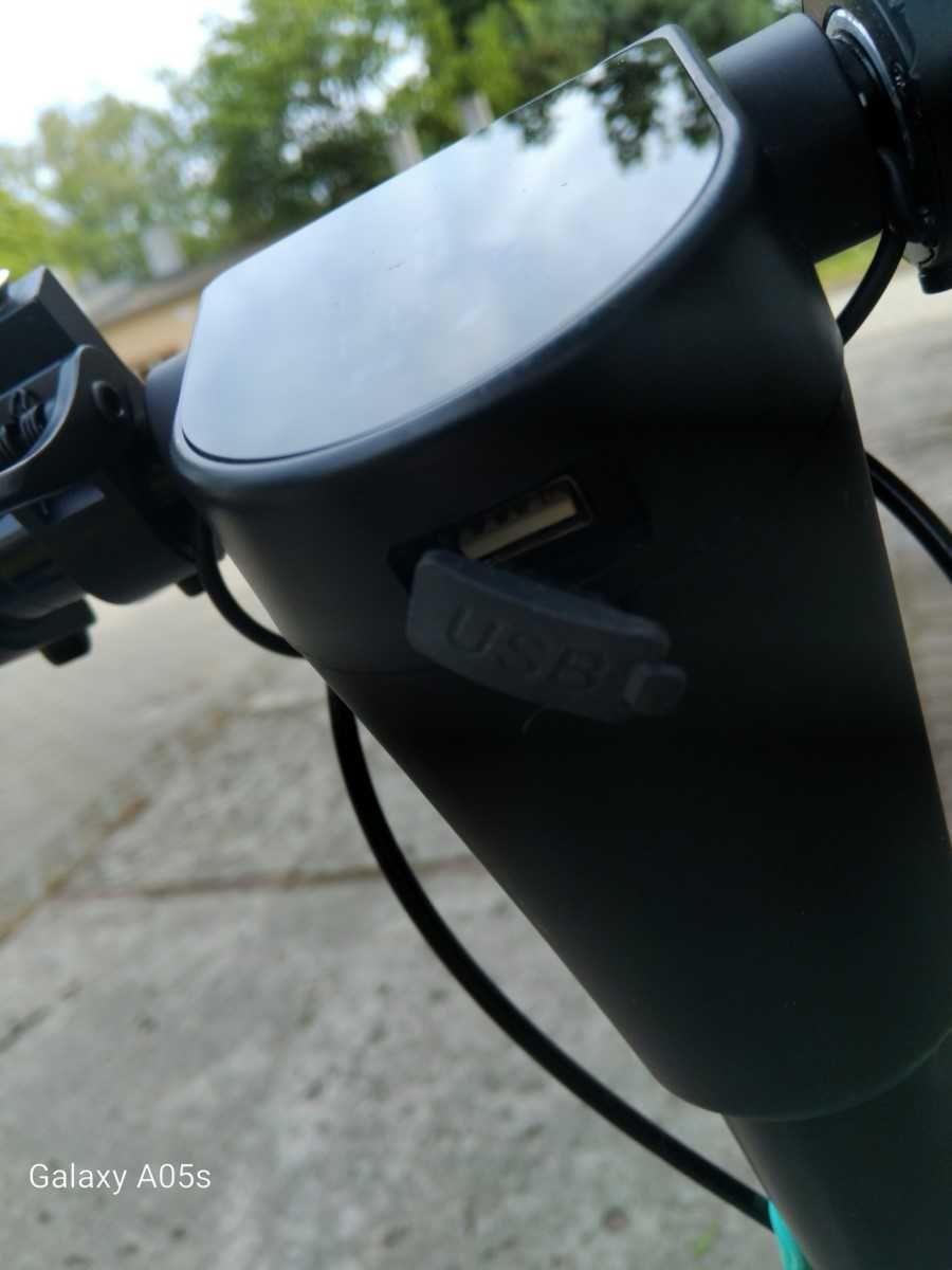 Hulajnoga elektryczna KESSER e-scooter 120 kg 20 km/h koła 10"