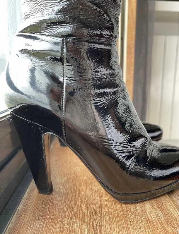 Botas Prada em vinil pretas