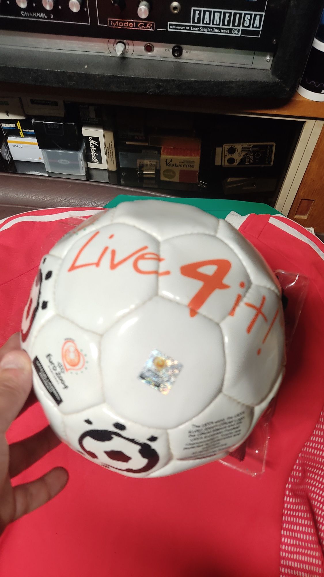 Bola oficial Kinas Euro 2004