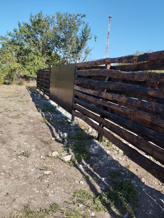 Гарна та велика земельна ділянка з забудовою