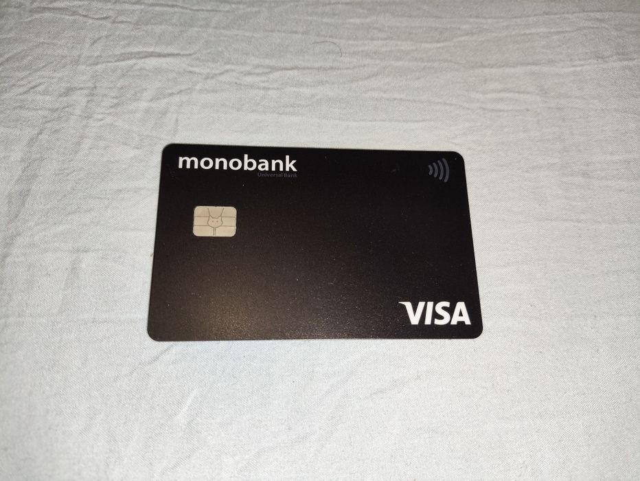 Карта monobank з кото-чипом