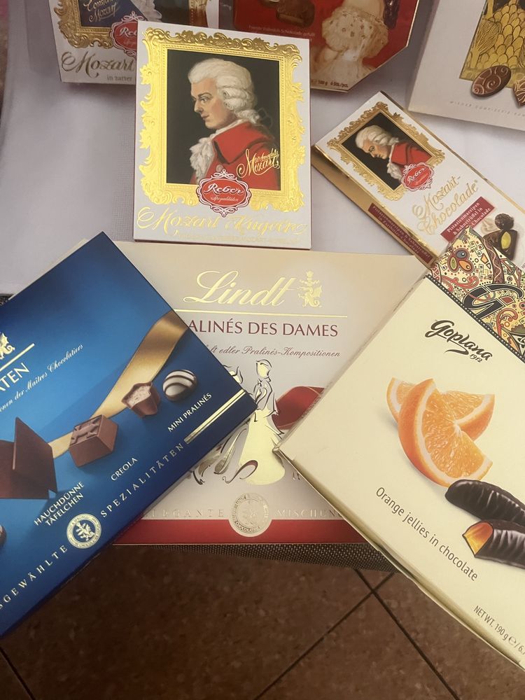 Коробочки от конфет Моцарт Mozart, Sisi, Lindt. За все - 200 грн