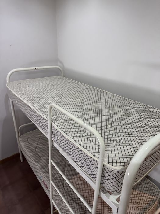 Beliche com estrutura em ferro