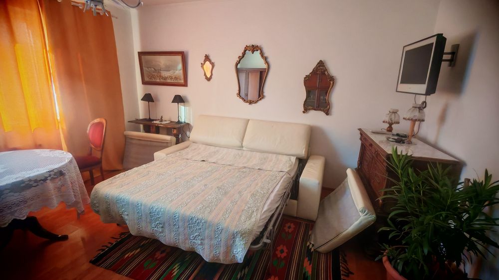 Здається в оренду 2к квартира в будинку