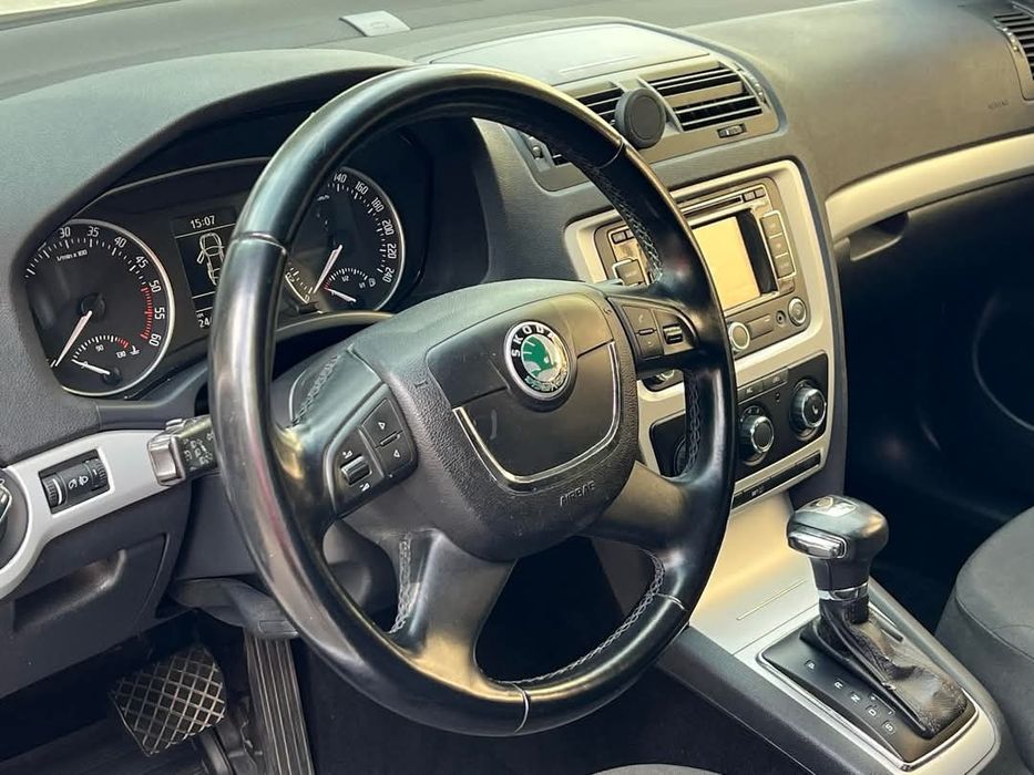 Skoda Octavia 2011 1.6 дизель автомат