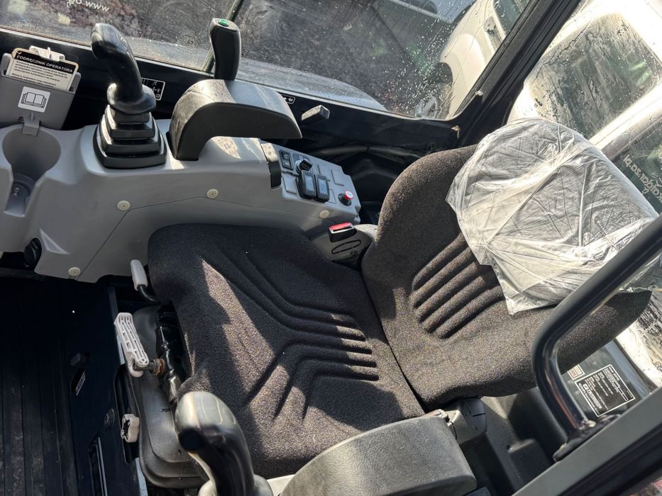 Mini koparka  kubota kx-27-4 z 2024+3luzki