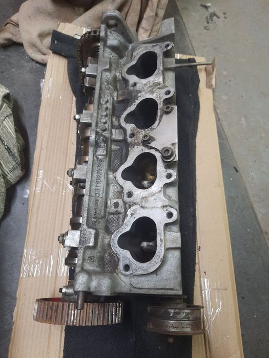 Гбц Passat 16v Головка блока цилиндров.