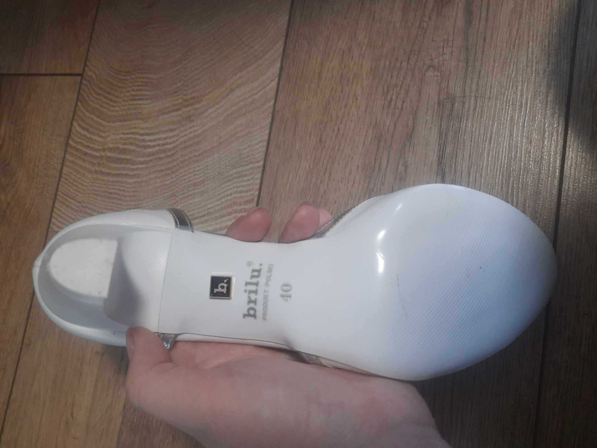 Buty na obcasie, białe, ślubne, 40