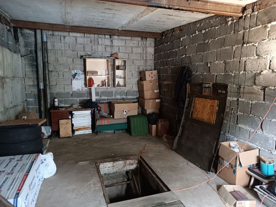 Продам гараж ак.южный