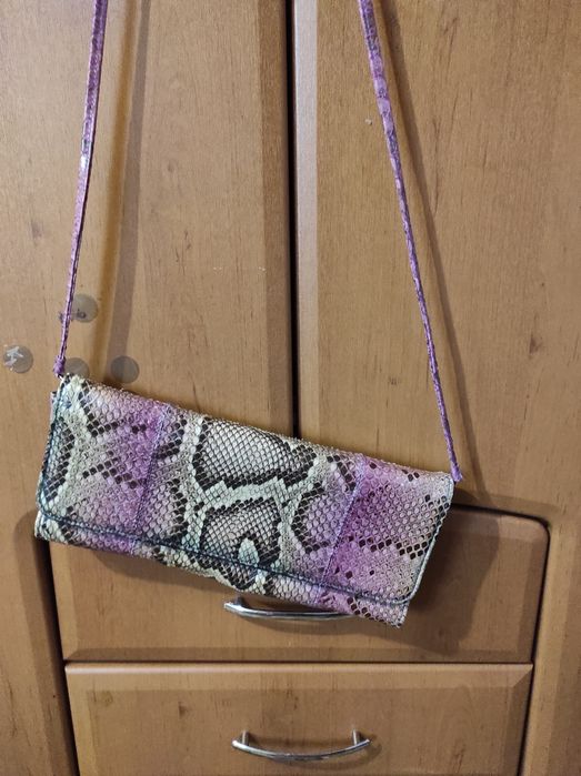 Сумка з шкіри пітона.