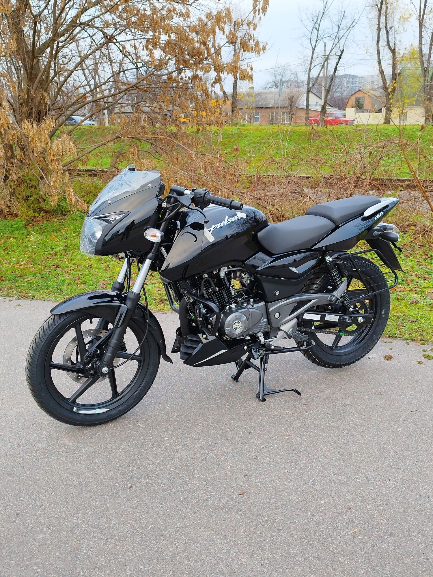 Мотоцикл Bajaj Pulsar NS180 DTS-i