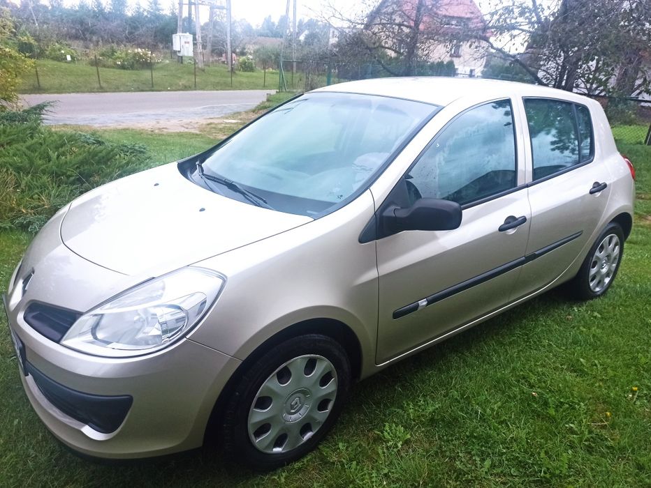 Renault clio 3  1.2 75 km 2007