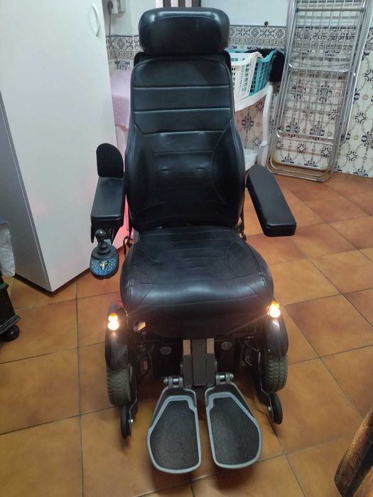 Cadeira de rodas eléctrica Permobil C300