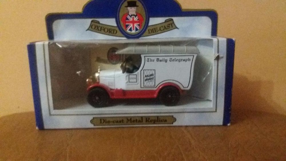 Продам коллекционную машинку Die-cast Metal