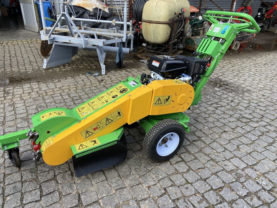 Triturador de cepos raizes de arvores