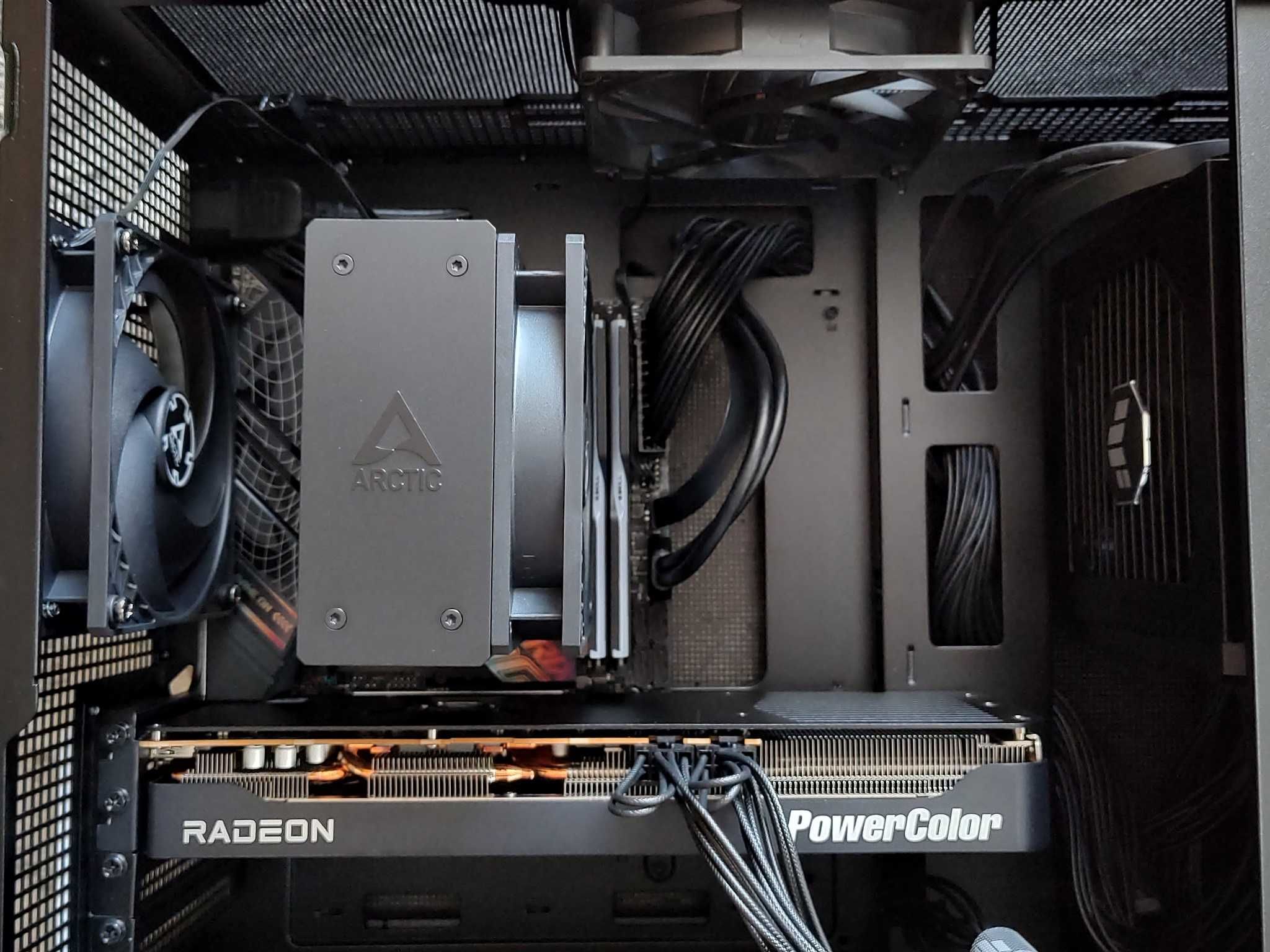 Komputer: i5-14600K + 48GB DDR5 + 2TB + RX 9070 XT / WiFi