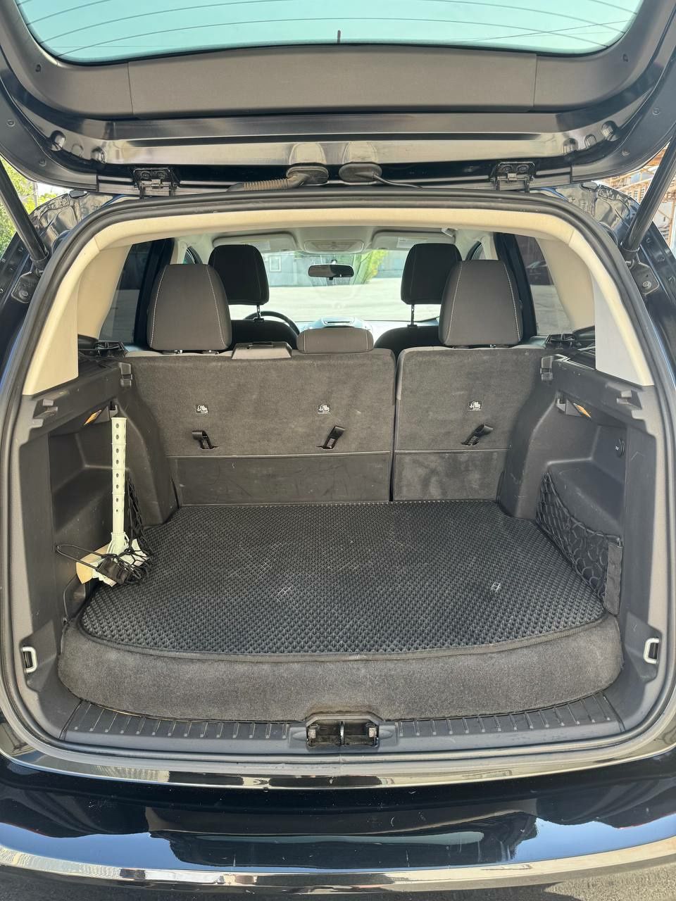 Ford C-Max Hybrid 2.0 (188 к.с.), 2013 г.в.