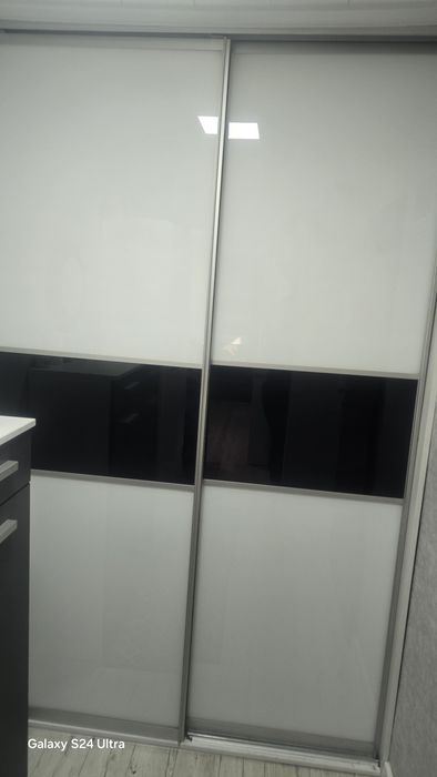 Drzwi do szafy przesuwnej