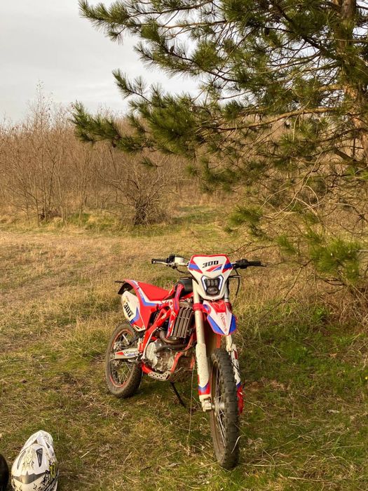 Продам CRF300
