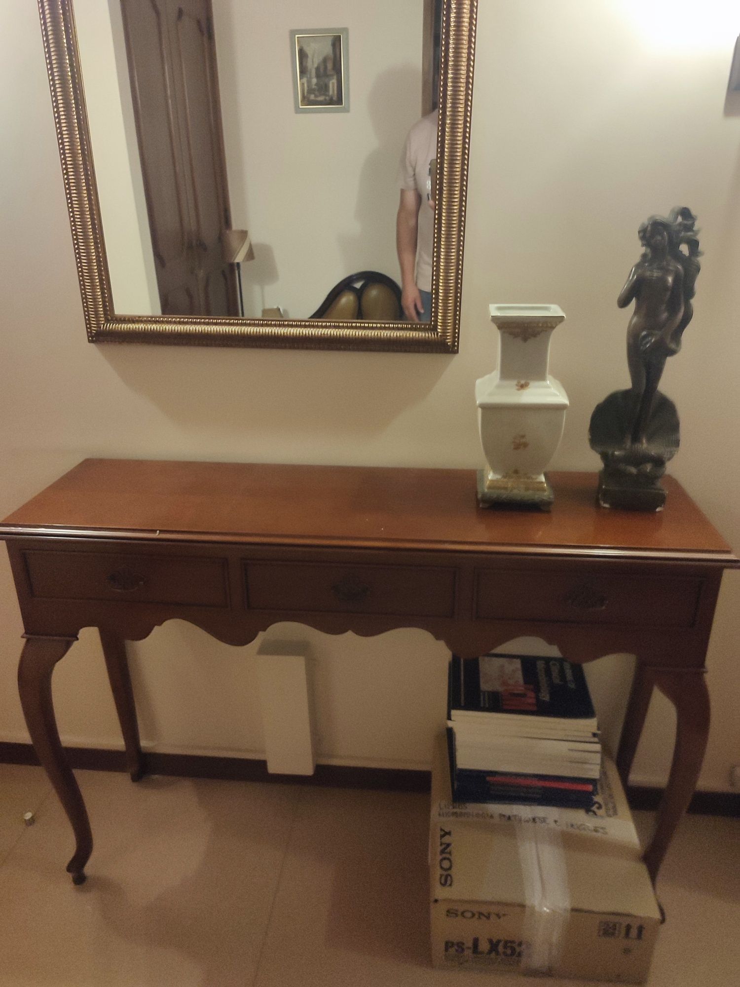 Vendo móvel de entrada lindo