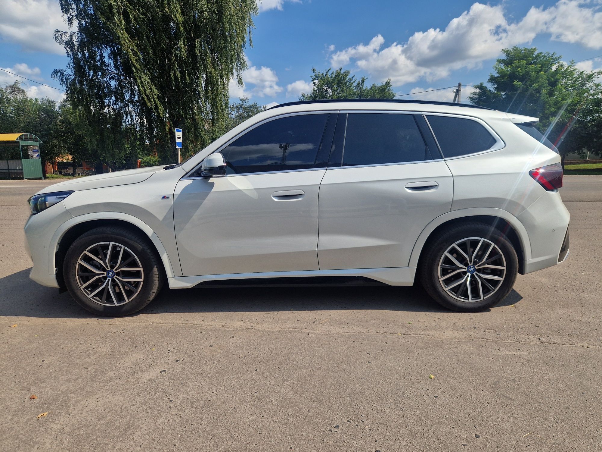Продам BMW IX1 XDRIVE 30