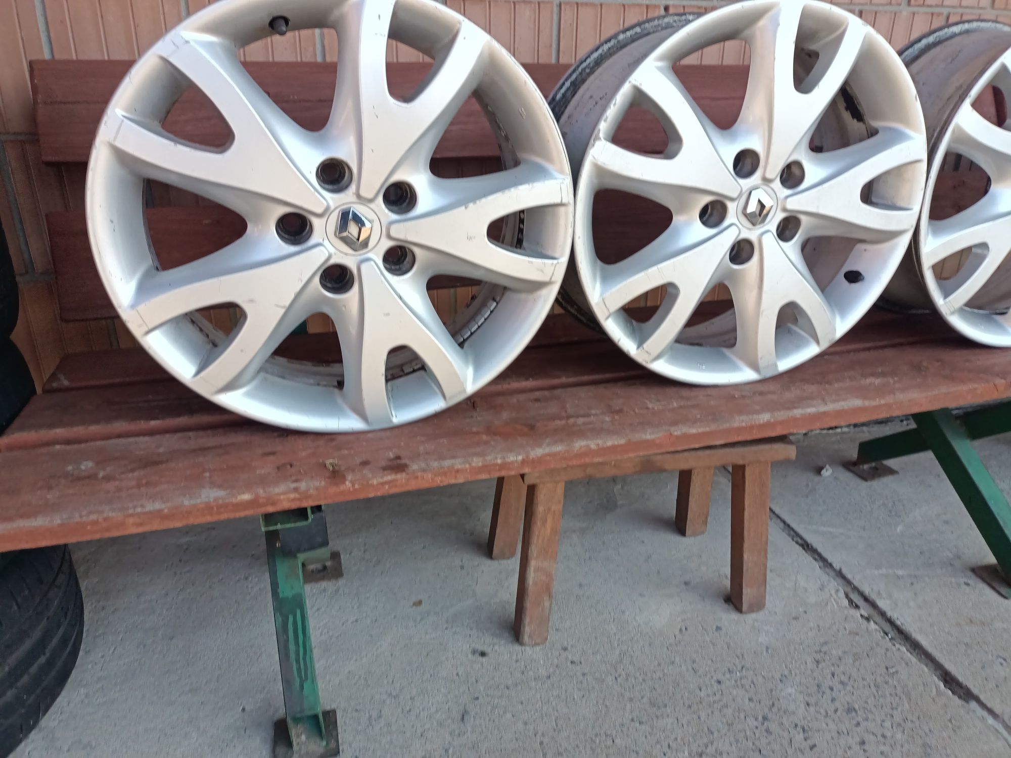 Felgi 5x114,3 R17 Renault