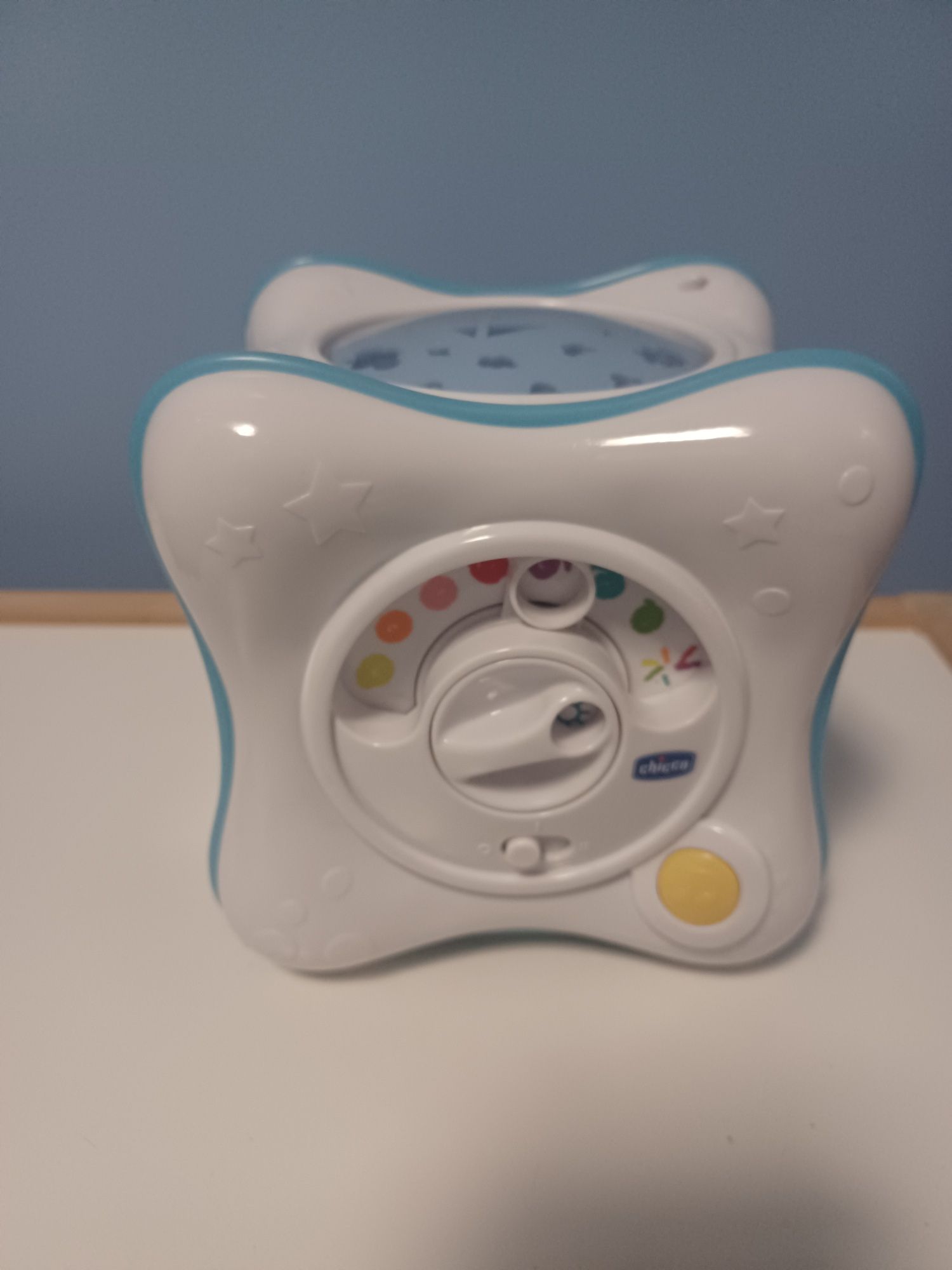 Pozytywka,Projektor,Lampka-Tęczowa Kostka firmy CHICCO