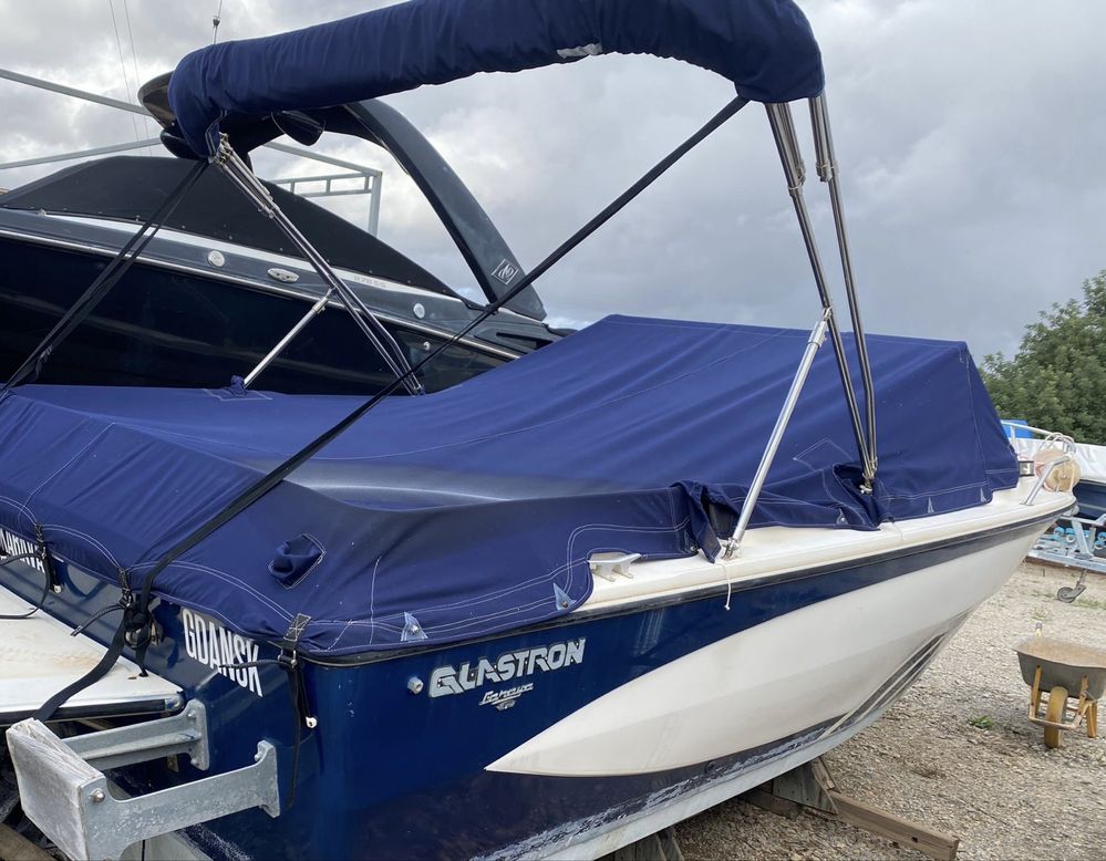 TROCO Barco Glastron Aventure 214