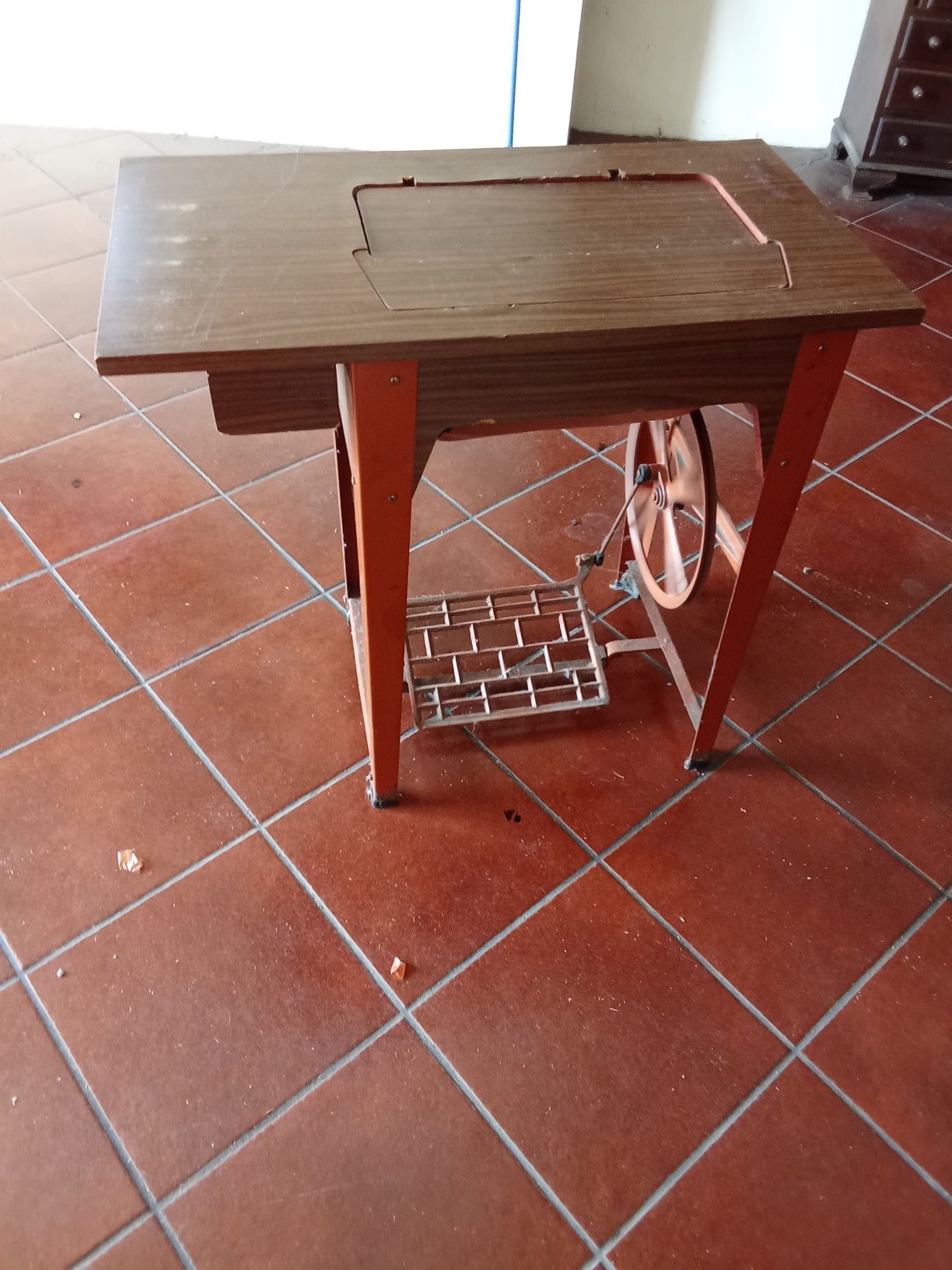 Mesa maquina de costura