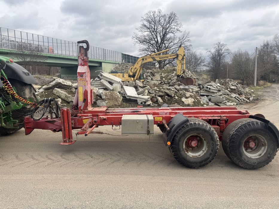 Pronar T185 hakowiec przyczepa do kontenerow