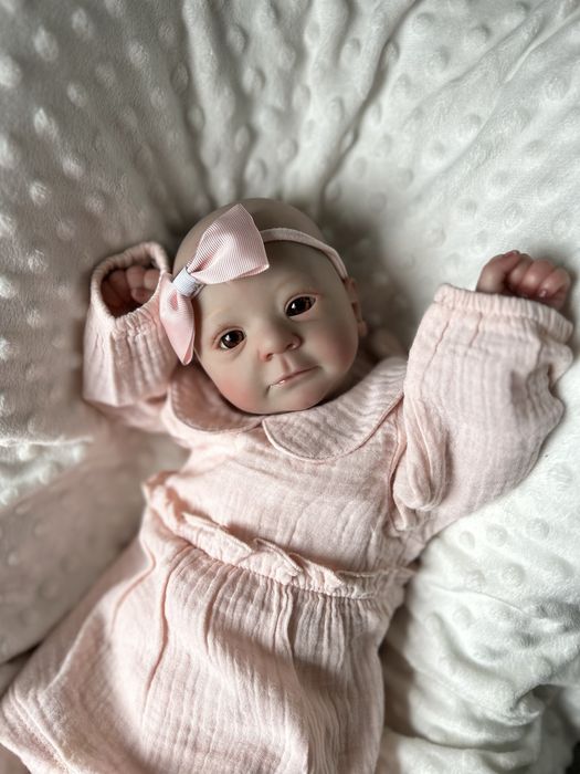 Bebé reborn olhos azuis ou castanhos por encomenda