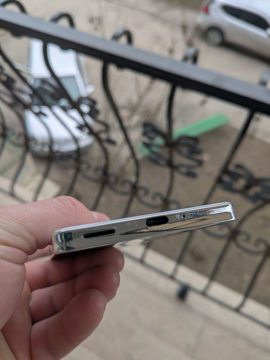 В продаже уникальный Sharp zero 6 8/128гб еsim