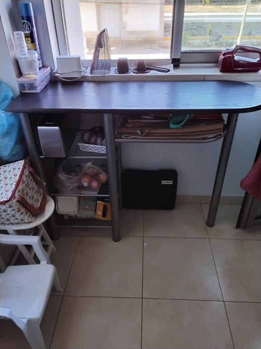 Mesa de bar com 2 cadeiras