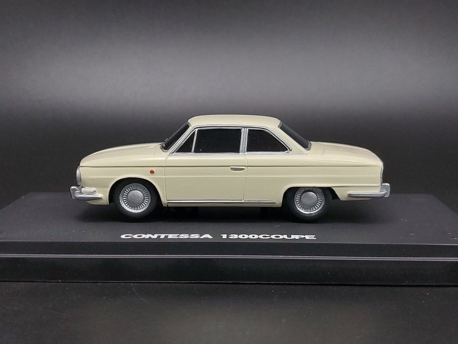(Kyosho) 1/43 Hino Contessa 1300 Coupe масштабна модель