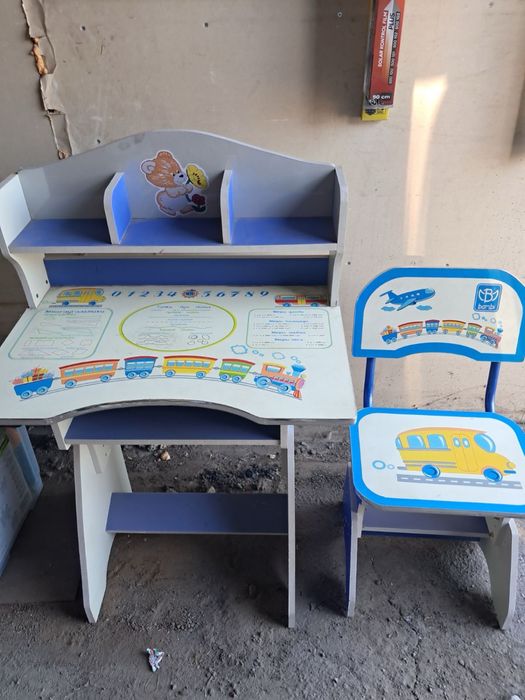 Продаю дитячий столик