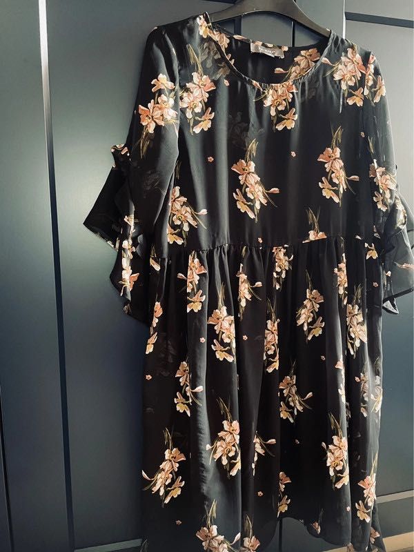 Sukienka mgiełka w kwiaty, Primark, 40