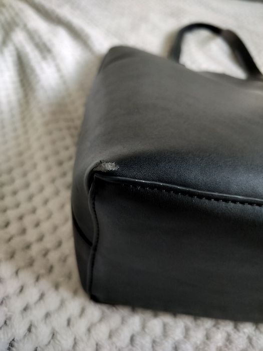 Czarna torebka shopper Even Odd