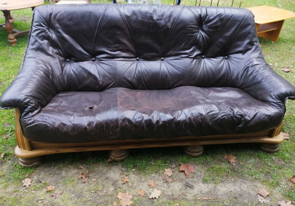 Zestaw wypoczynkowy ze skóry.