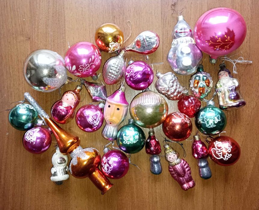 Продаються новорічні іграшки часів ссср