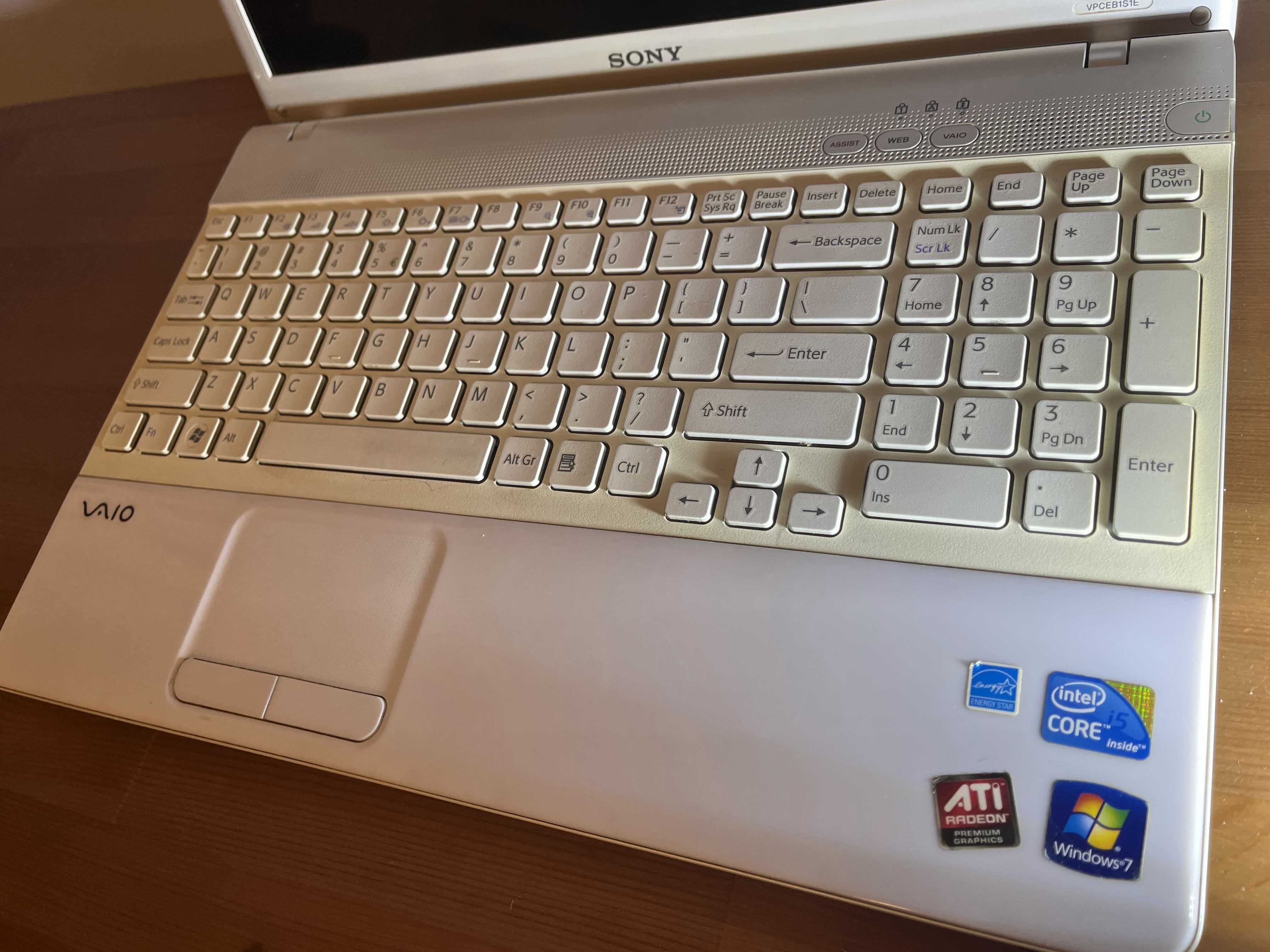 Laptop Sony VAIO, Biały, Intel i5, 4GB Ram, Dysk SSD, Windows 10 Home