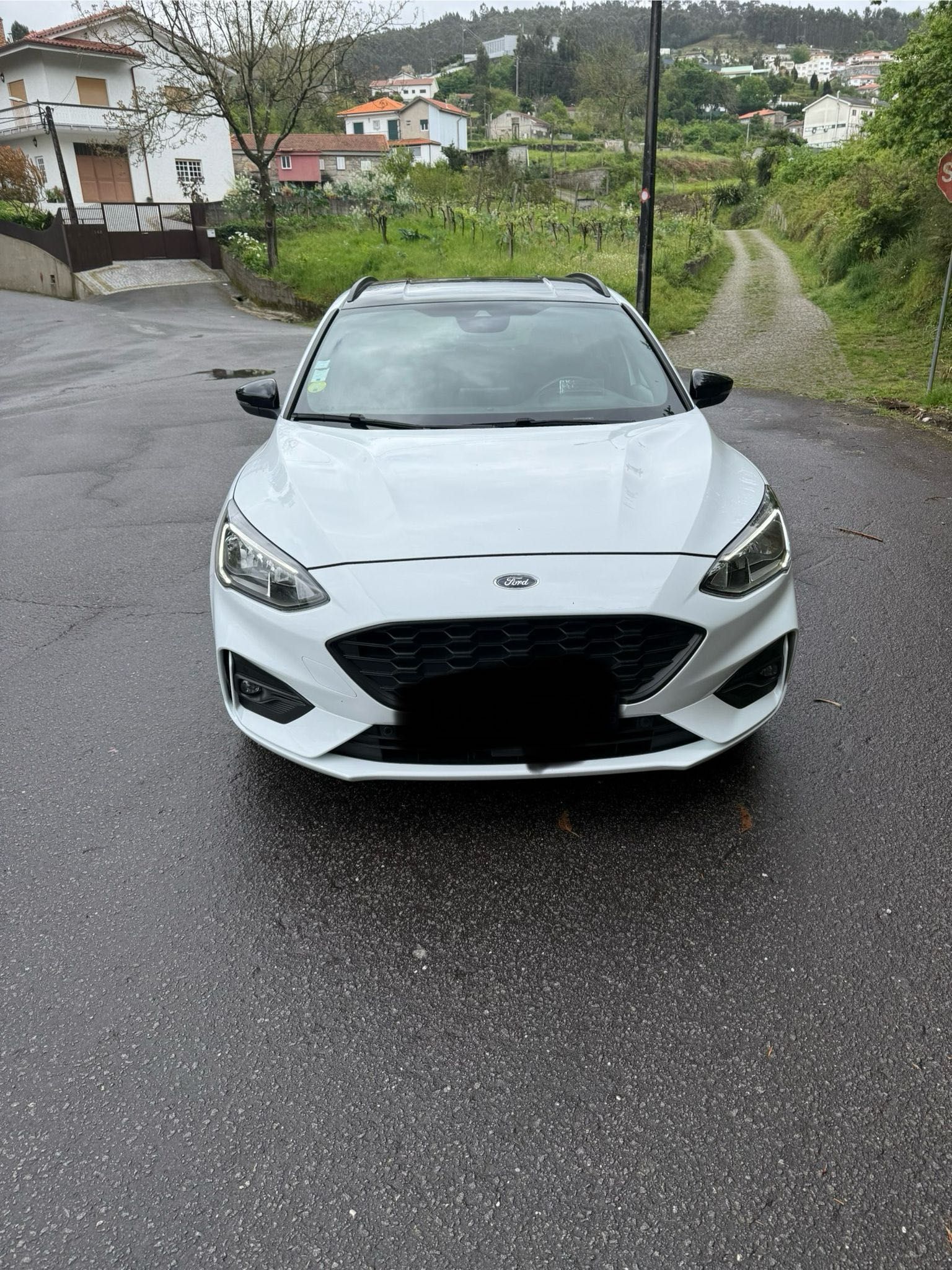 For focus ST Line em estado como novo ,condutora mulher .Negociavel