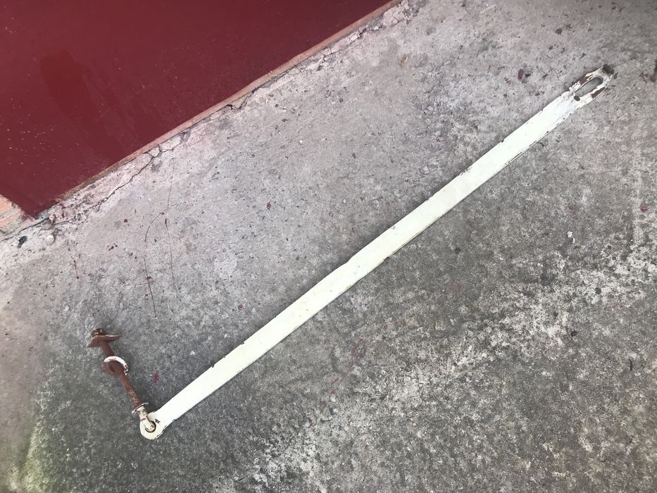 Металева штаба для дверей